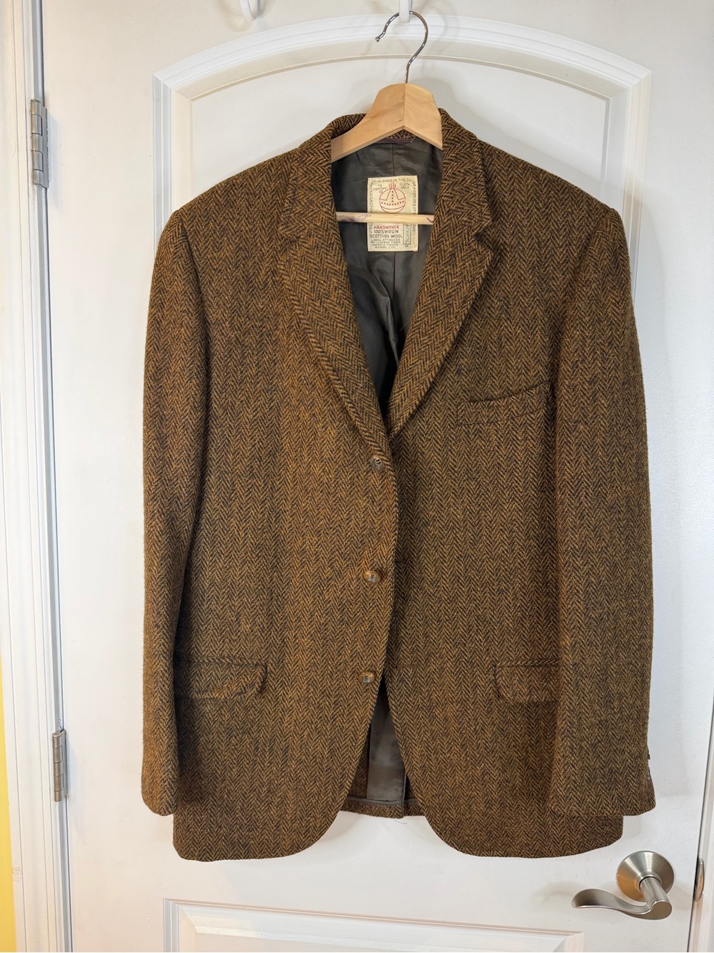 Vintage Men’s Harris Tweed Handwoven Wool Brown Herringbone Jacket, size 42